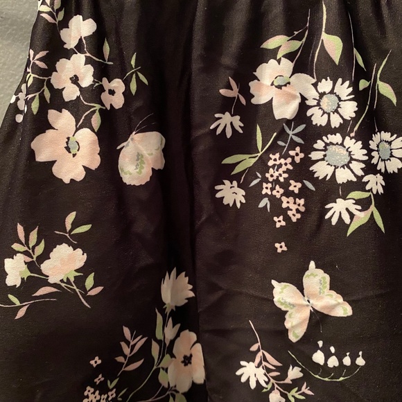 Sweet Floral print Halter Tankini with Peplum Black Bottoms - Picture 6 of 16